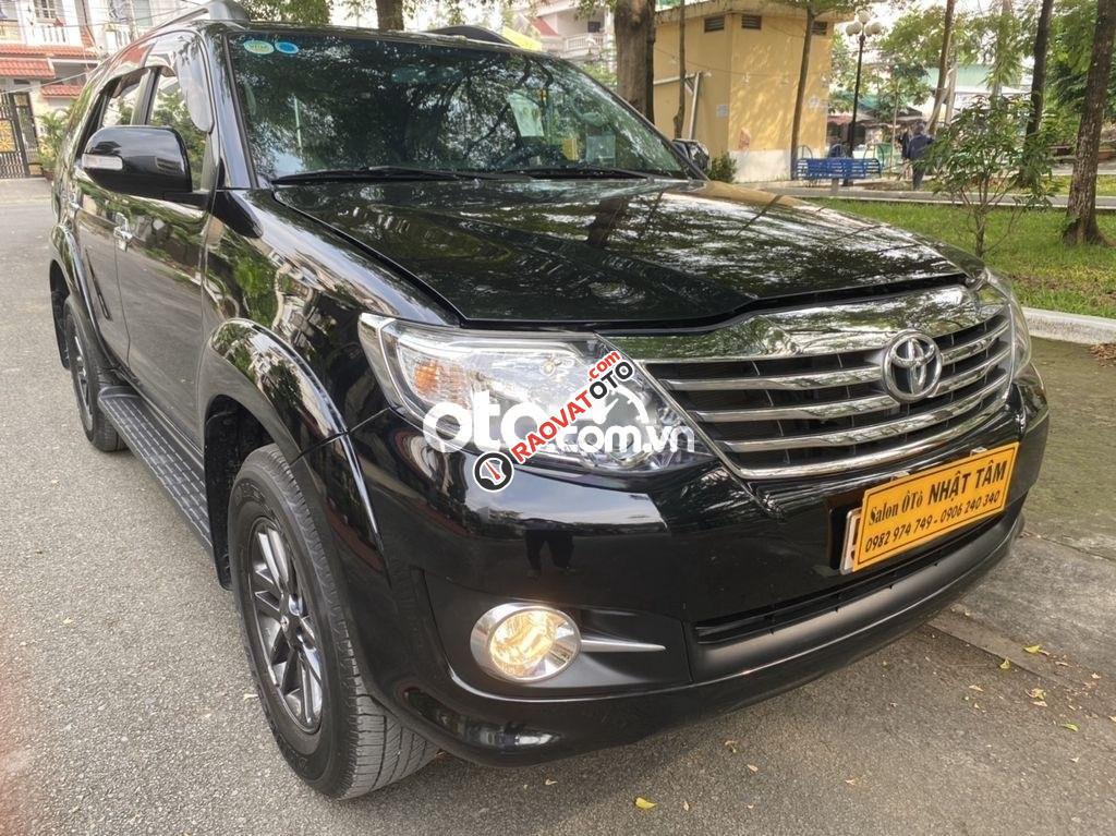 Bán ô tô Toyota Fortuner 2.7V 2015, màu đen như mới-10