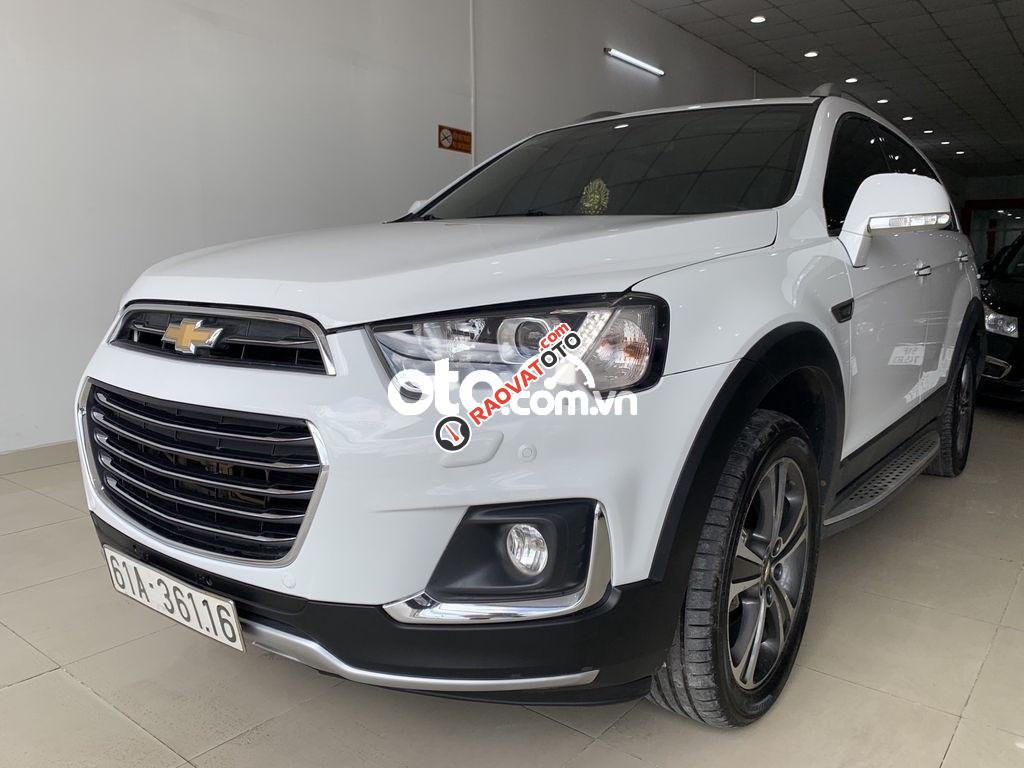 Cần bán xe Chevrolet Captiva LTZ sản xuất năm 2017, màu trắng như mới-9