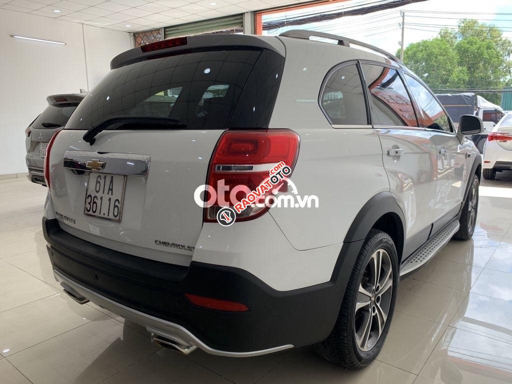Cần bán xe Chevrolet Captiva LTZ sản xuất năm 2017, màu trắng như mới-6