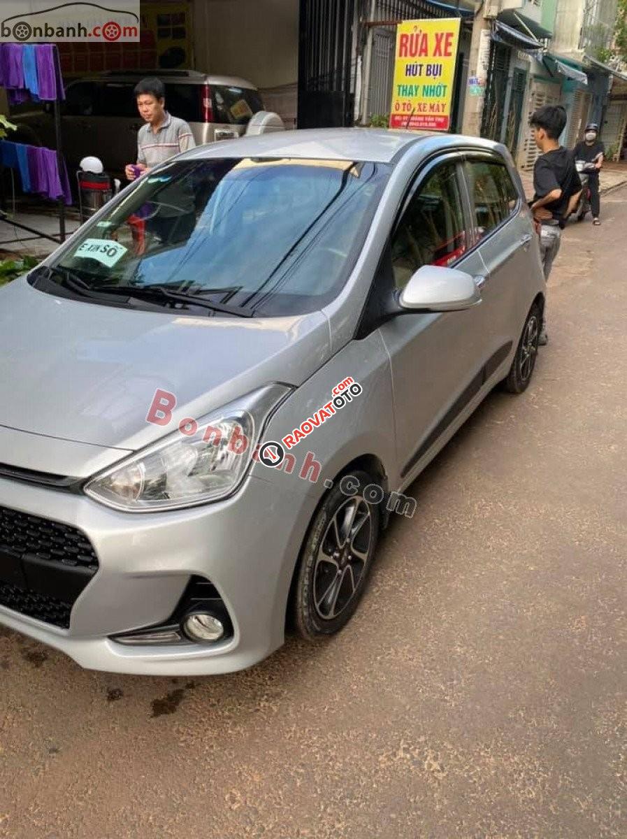 Bán xe Hyundai Grand i10 1.0 MT đời 2017, màu bạc, 250tr-5