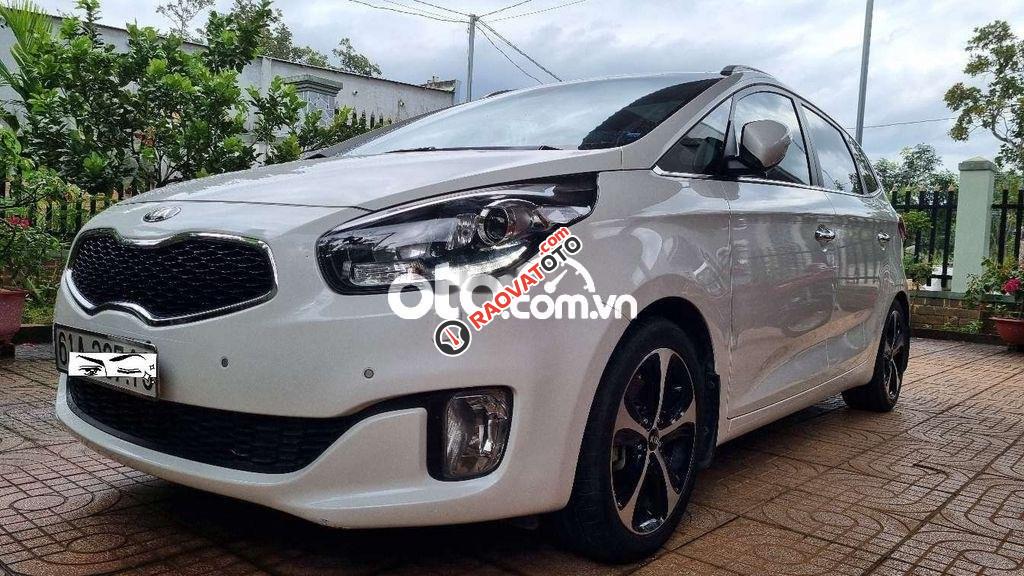 Cần bán xe Kia Rondo GATH đời 2016, màu trắng còn mới-6