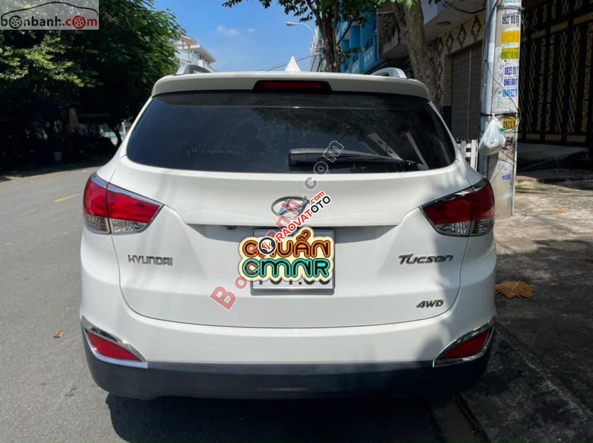 Xe Hyundai Tucson 2.0 AT 4WD sản xuất năm 2011, màu trắng, nhập khẩu ít sử dụng-2