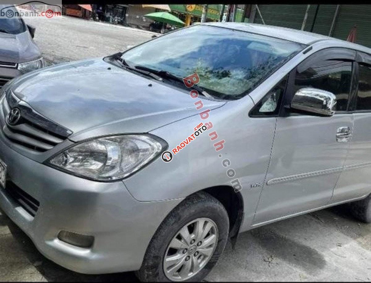 Cần bán lại xe Toyota Innova G năm 2012, màu bạc còn mới-1