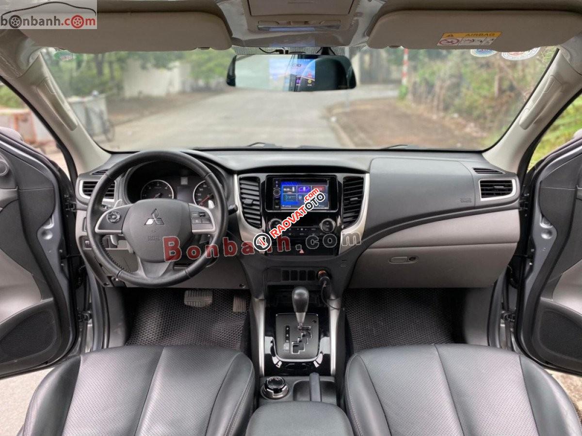 Cần bán Mitsubishi Triton 4x4 AT đời 2016, màu bạc, nhập khẩu nguyên chiếc-5