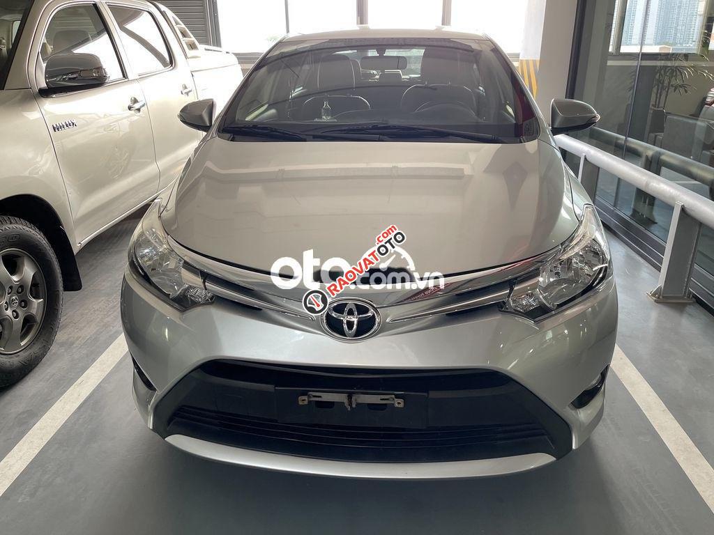 Cần bán Toyota Vios E 1.5MT 2017, màu bạc còn mới-0