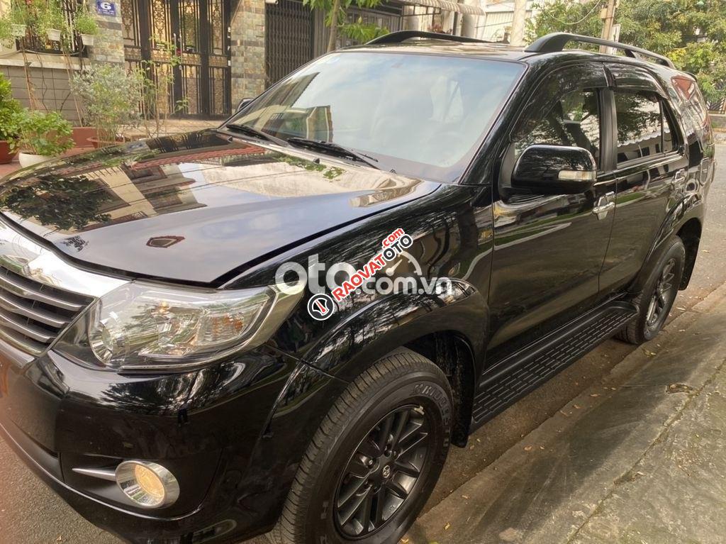 Bán ô tô Toyota Fortuner 2.7V 2015, màu đen như mới-3