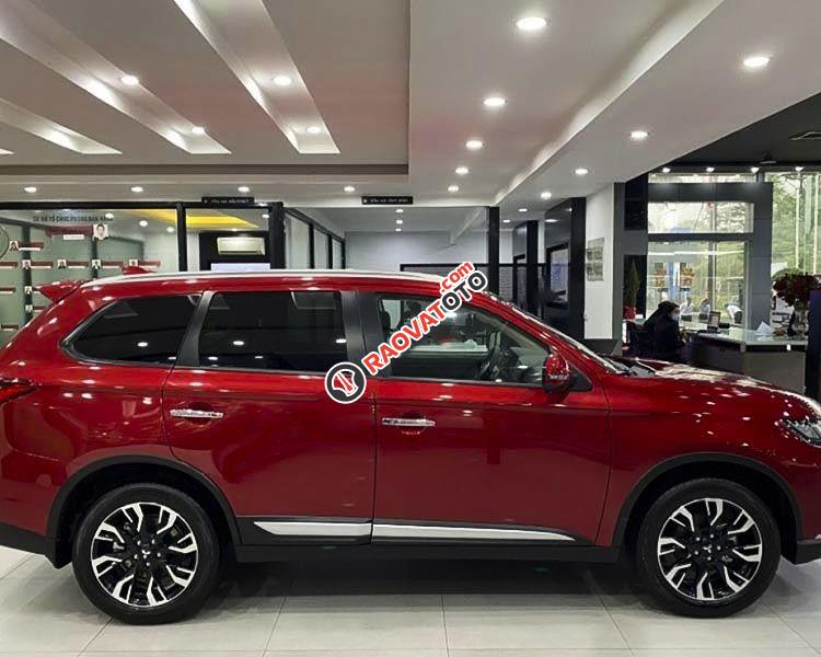 Bán Mitsubishi Outlander CVT đời 2021, màu đỏ giá cạnh tranh-3