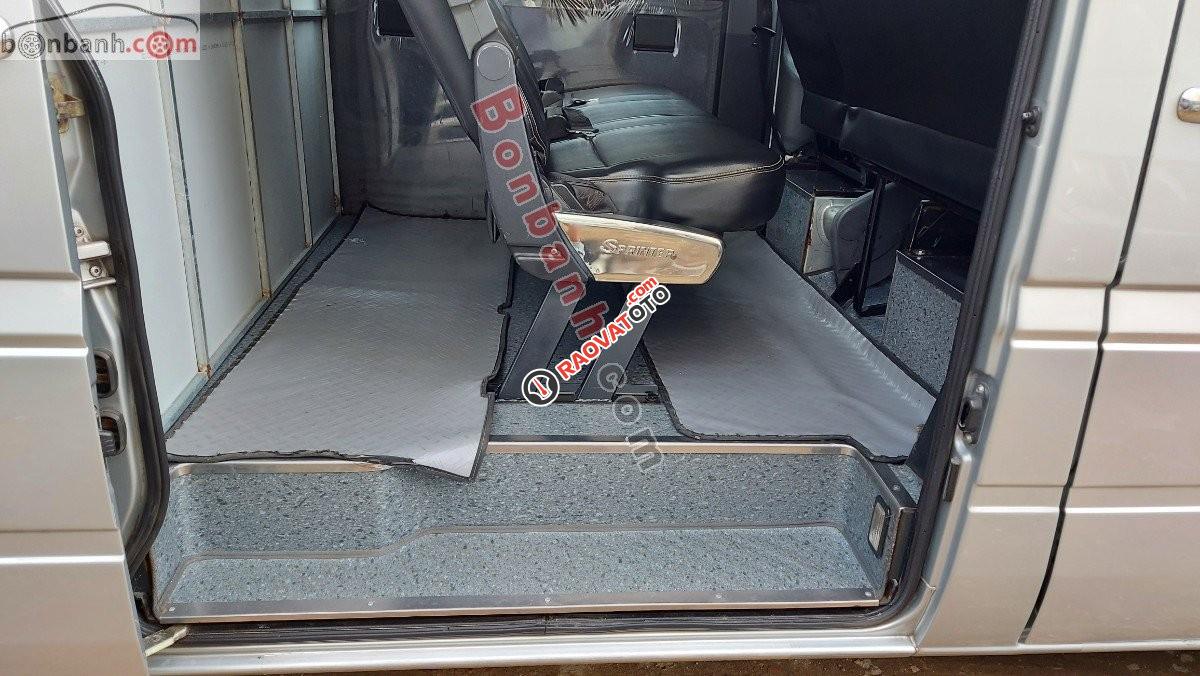 Cần bán gấp Mercedes Sprinter 311 2010, màu bạc chính chủ giá cạnh tranh-2