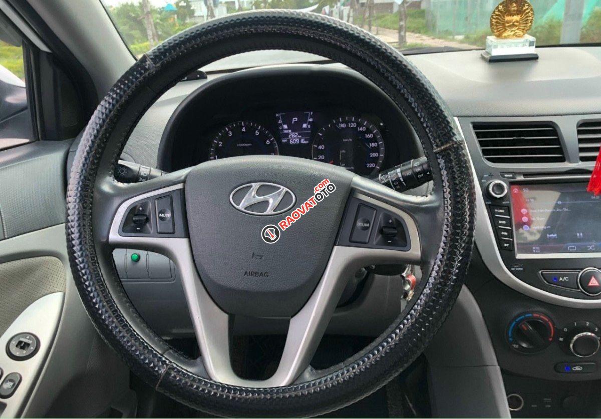 Bán Hyundai Accent 1.4 AT sản xuất năm 2014, màu trắng, nhập khẩu -2