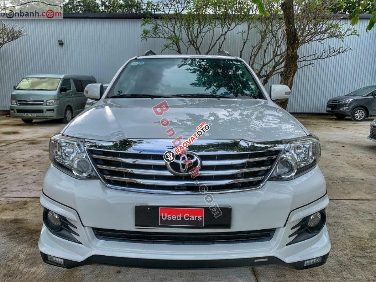 Bán Toyota Fortuner TRD Sportivo đời 2016, màu trắng còn mới, 730tr-0