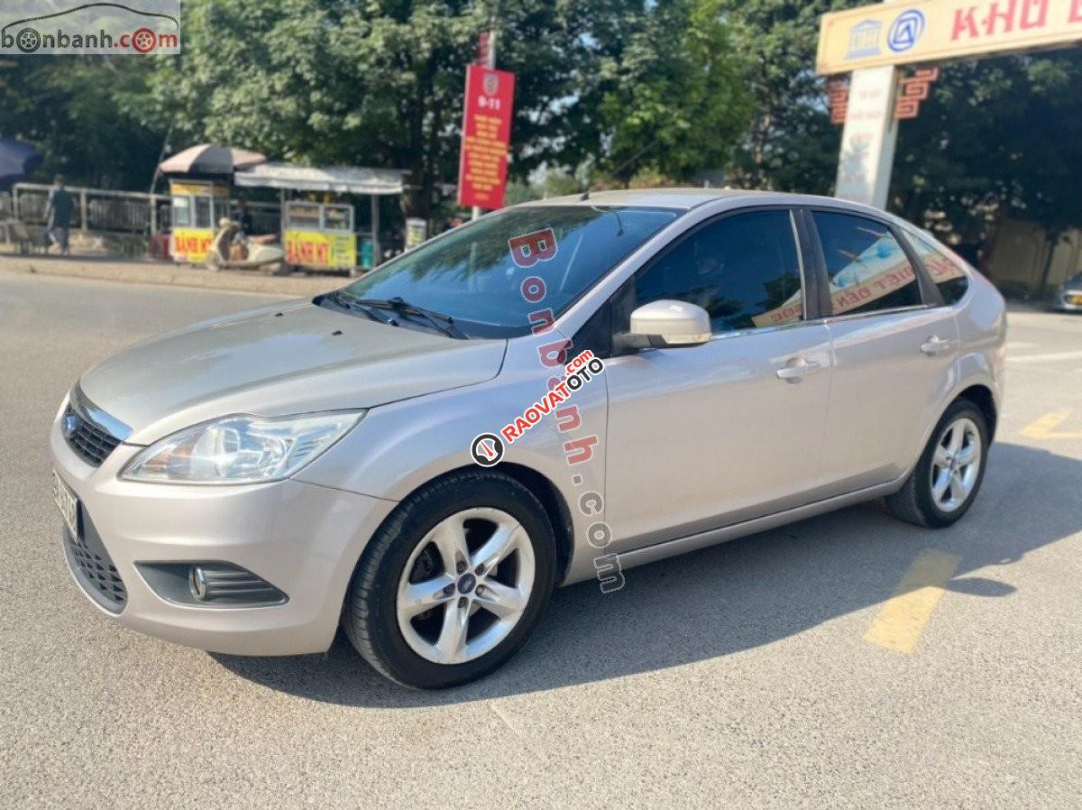 Bán Ford Focus 1.8AT sản xuất năm 2012, màu bạc còn mới-8