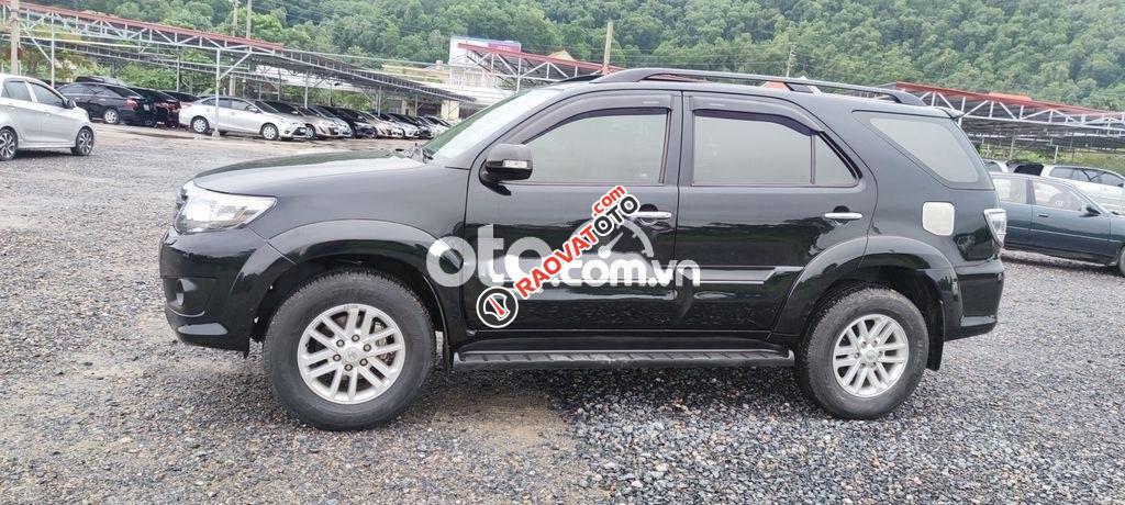 Bán Toyota Fortuner 2.7 V năm 2015, màu đen-4