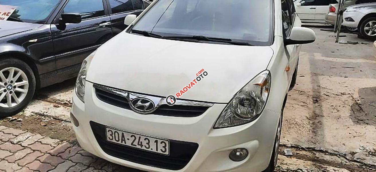 Bán xe Hyundai i20 1.4 AT 2011, màu trắng, xe nhập chính chủ, giá 279tr-0