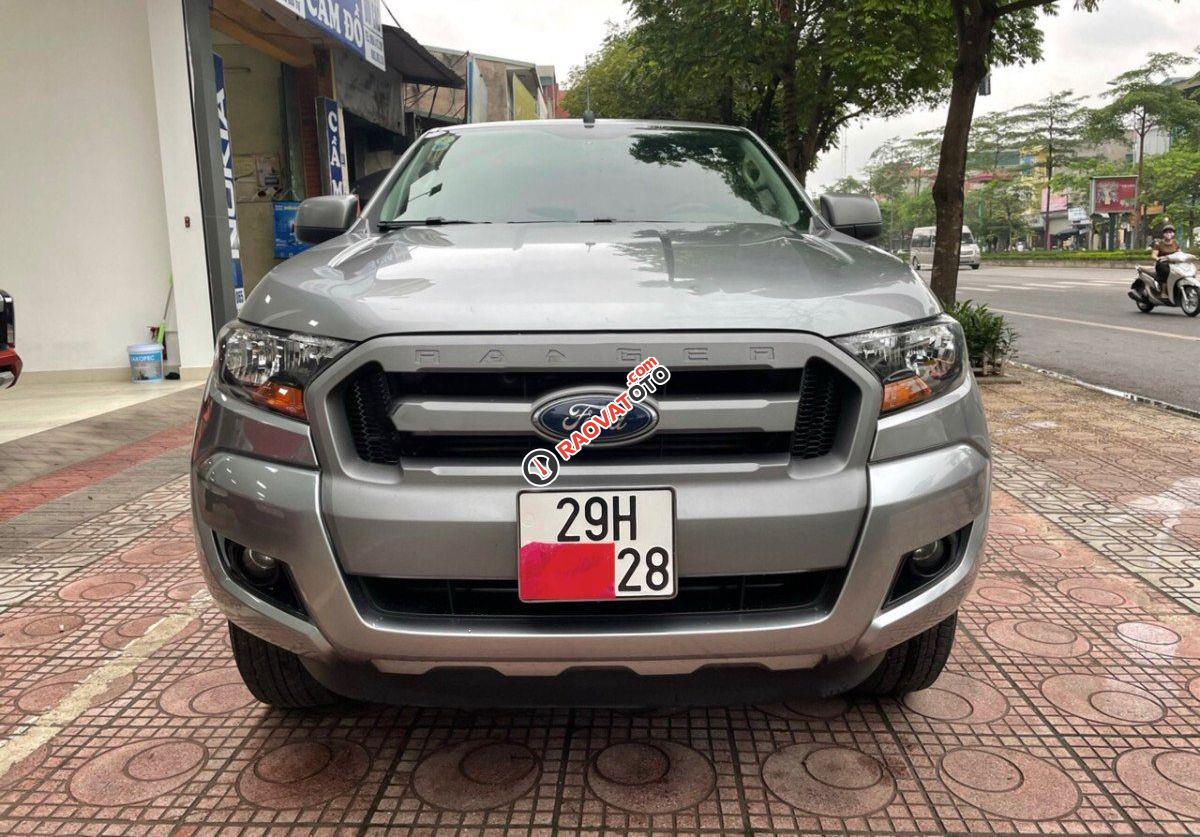 Bán xe Ford Ranger XLS 2.2L 4x2 AT sản xuất năm 2017, màu bạc, xe nhập, giá tốt-4