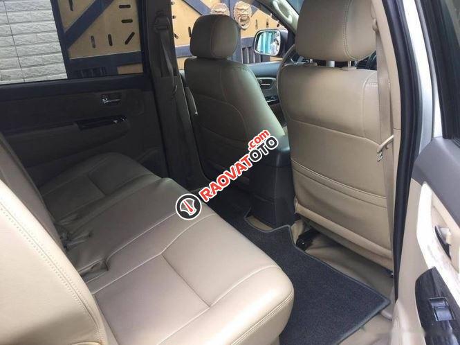 Bán Toyota Fortuner 2.7V năm sản xuất 2014, màu bạc chính chủ giá cạnh tranh-0