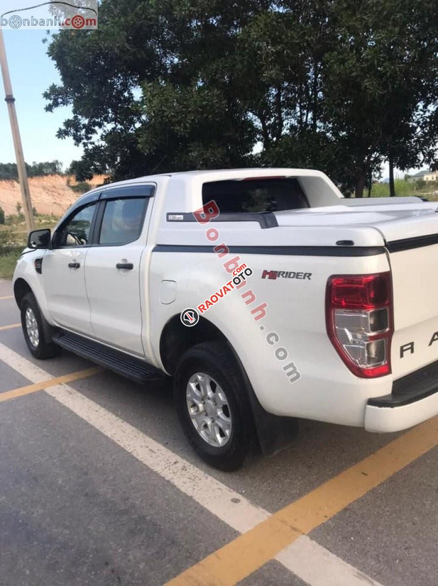 Bán Ford Ranger XLS 2.2L 4x2 AT năm sản xuất 2017, màu trắng -2