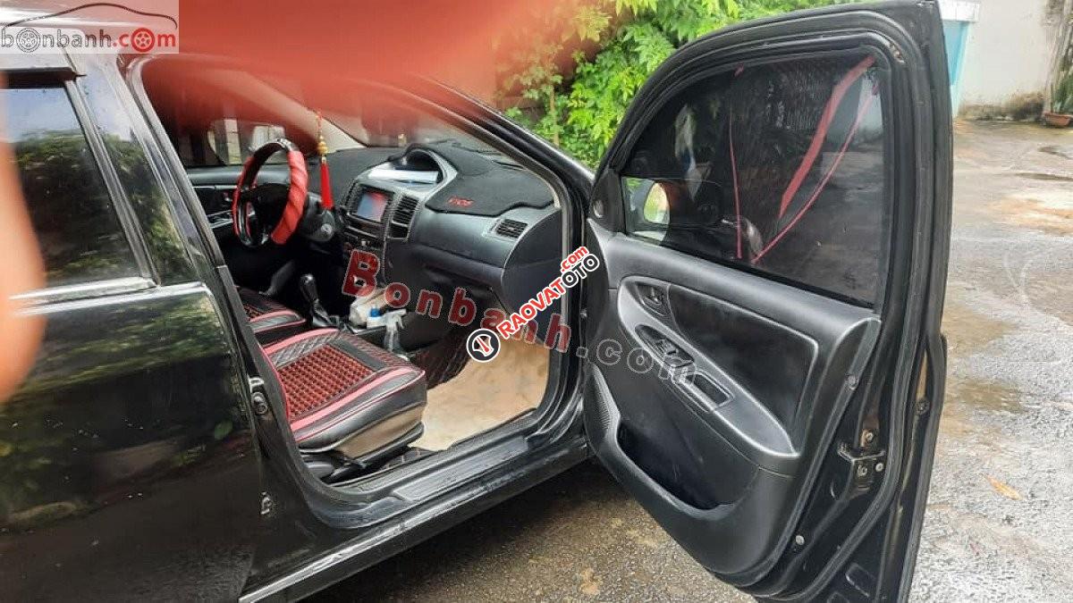 Xe Toyota Vios MT sản xuất 2005, màu đen còn mới-8