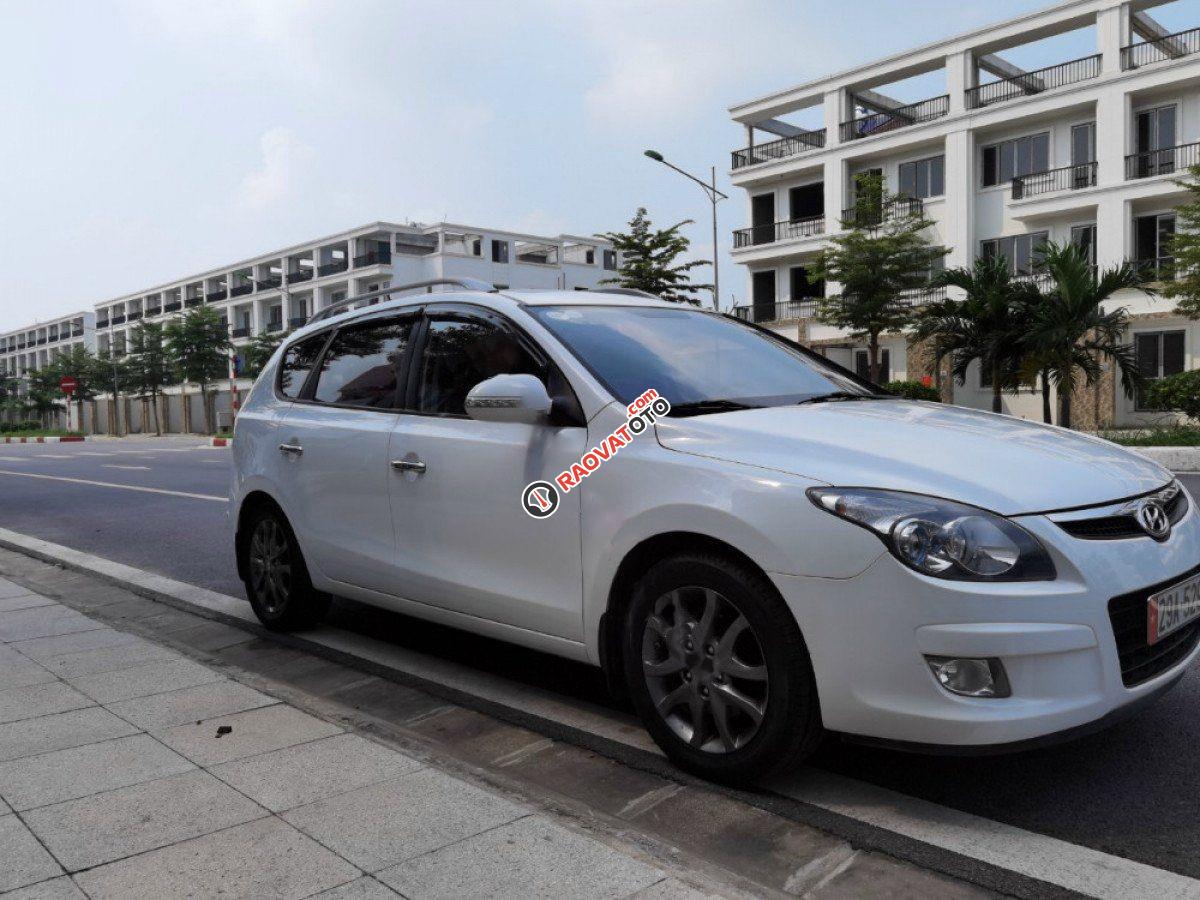 Cần bán lại xe Hyundai i30 CW 1.6 AT 2011, màu trắng, nhập khẩu chính chủ-0