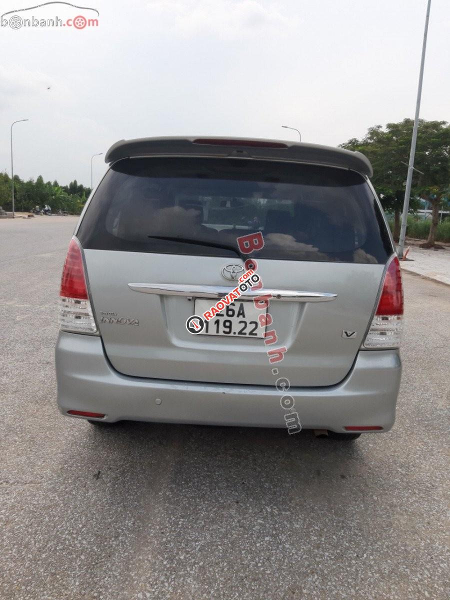 Bán xe Toyota Innova V đời 2011, màu bạc  -7