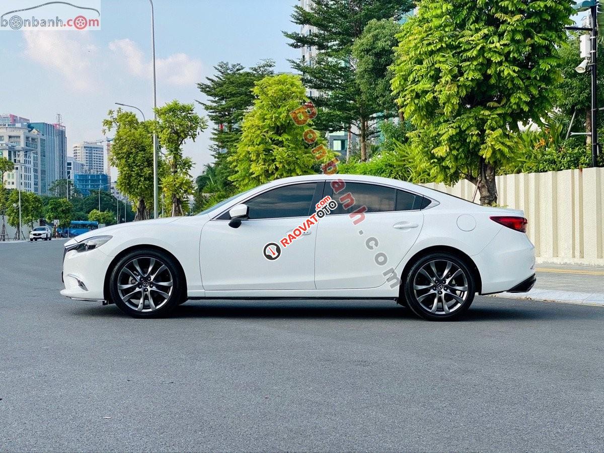 Cần bán lại xe Mazda 6 2.0L Premium đời 2017, màu trắng, 695tr-3