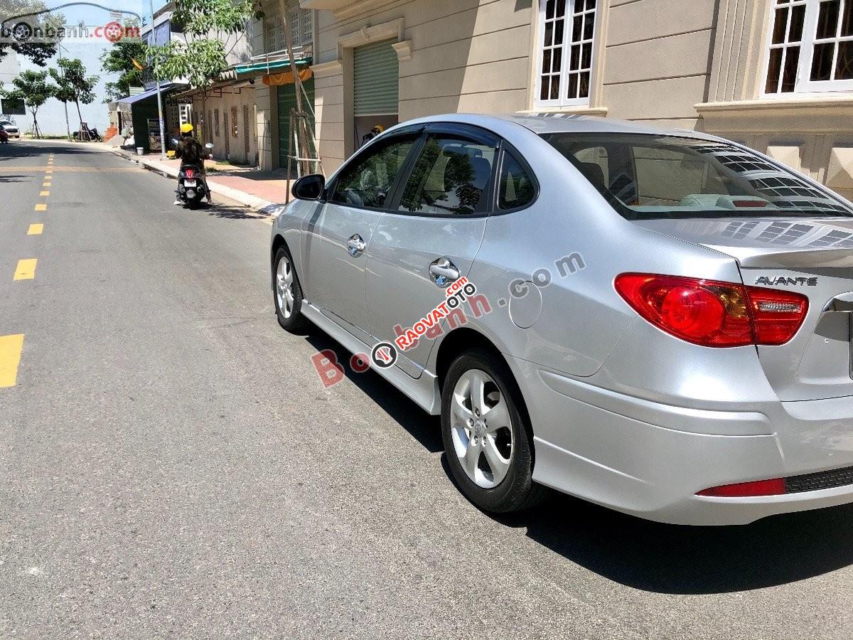 Cần bán lại xe Hyundai Avante 1.6 AT đời 2014, màu bạc-5