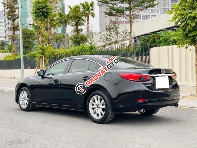 Cần bán Mazda 6 2.0L năm 2016, màu đen còn mới-6