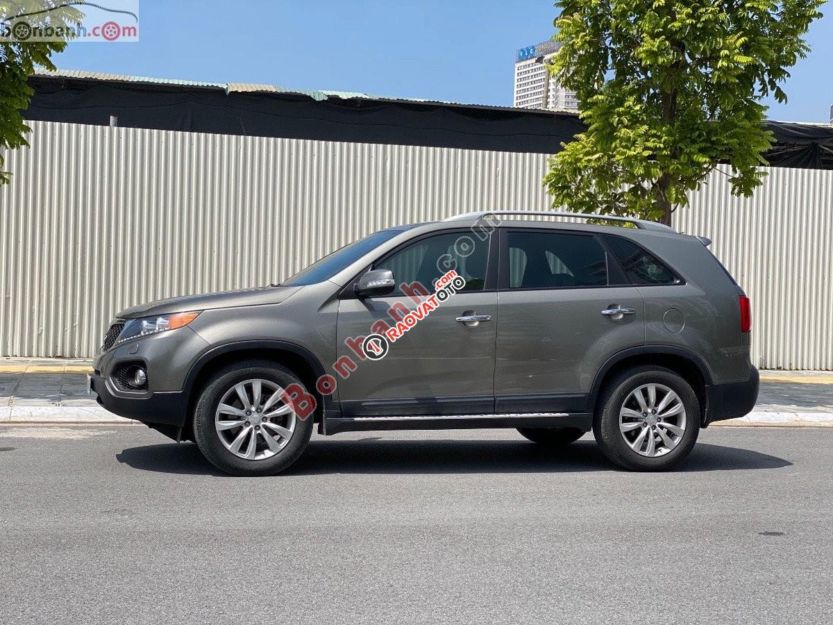 Cần bán gấp Kia Sorento 2.4 AT sản xuất năm 2013, màu xám-1