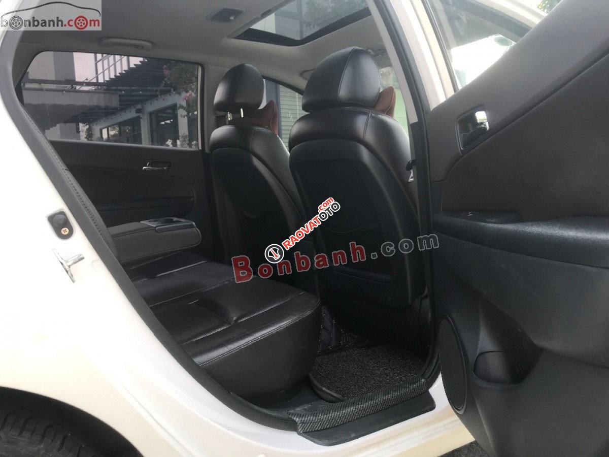 Cần bán lại xe Hyundai i30 CW 1.6 AT sản xuất 2011, màu trắng, nhập khẩu số tự động-6