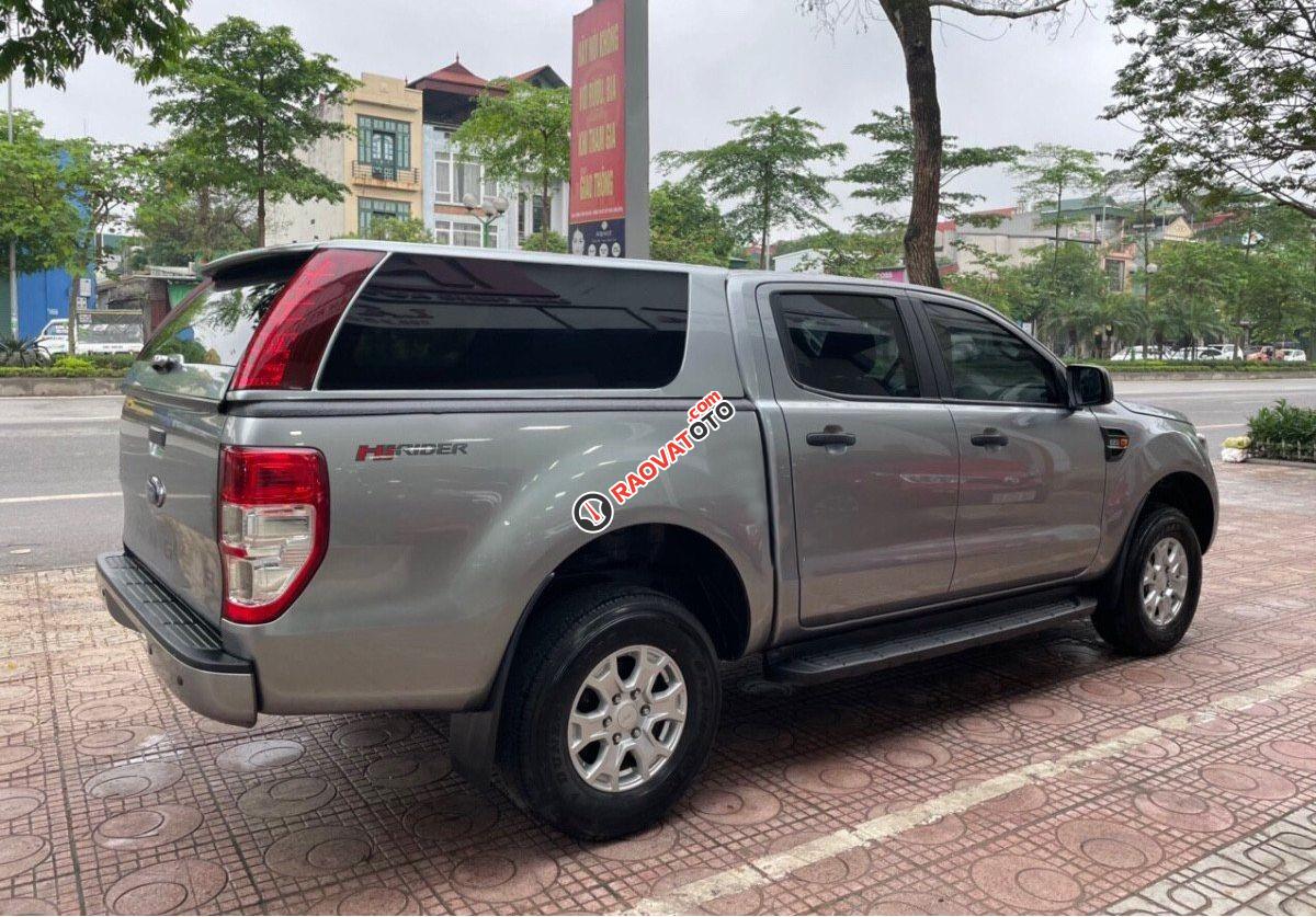 Bán xe Ford Ranger XLS 2.2L 4x2 AT sản xuất năm 2017, màu bạc, xe nhập, giá tốt-0