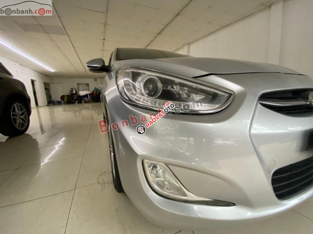 Cần bán lại xe Hyundai Accent 1.4 MT đời 2015, màu bạc, nhập khẩu số sàn, 325tr-5