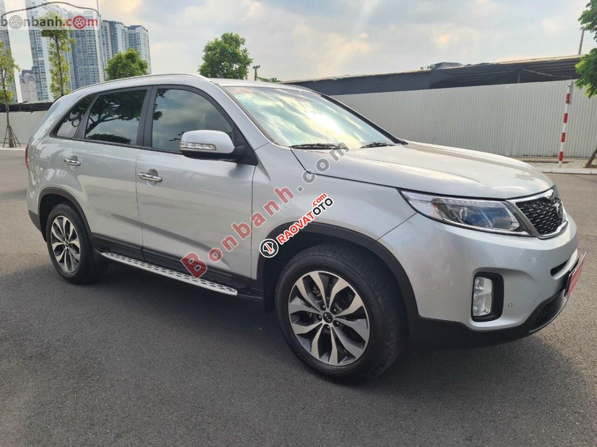 Bán Kia Sorento GAT đời 2017, màu bạc-1