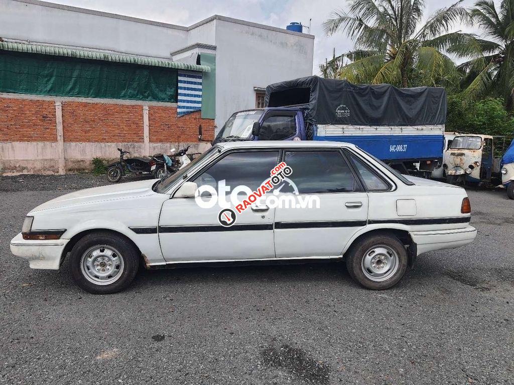 Cần bán Toyota Corona sản xuất 1986, màu trắng, nhập khẩu-1