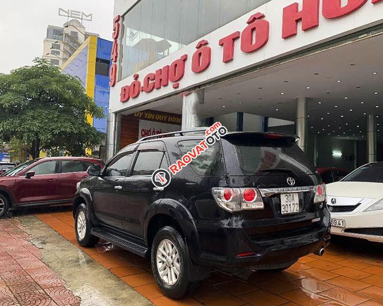 Bán Toyota Fortuner 2.7V 4x2 AT sản xuất 2014, màu đen -3