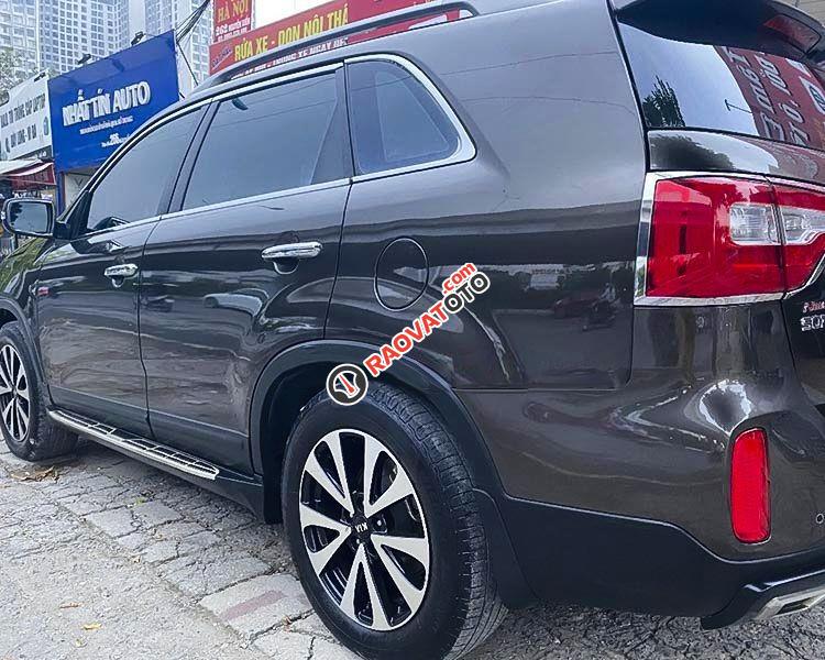 Cần bán xe Kia Sorento GATH sản xuất 2015, màu nâu-6