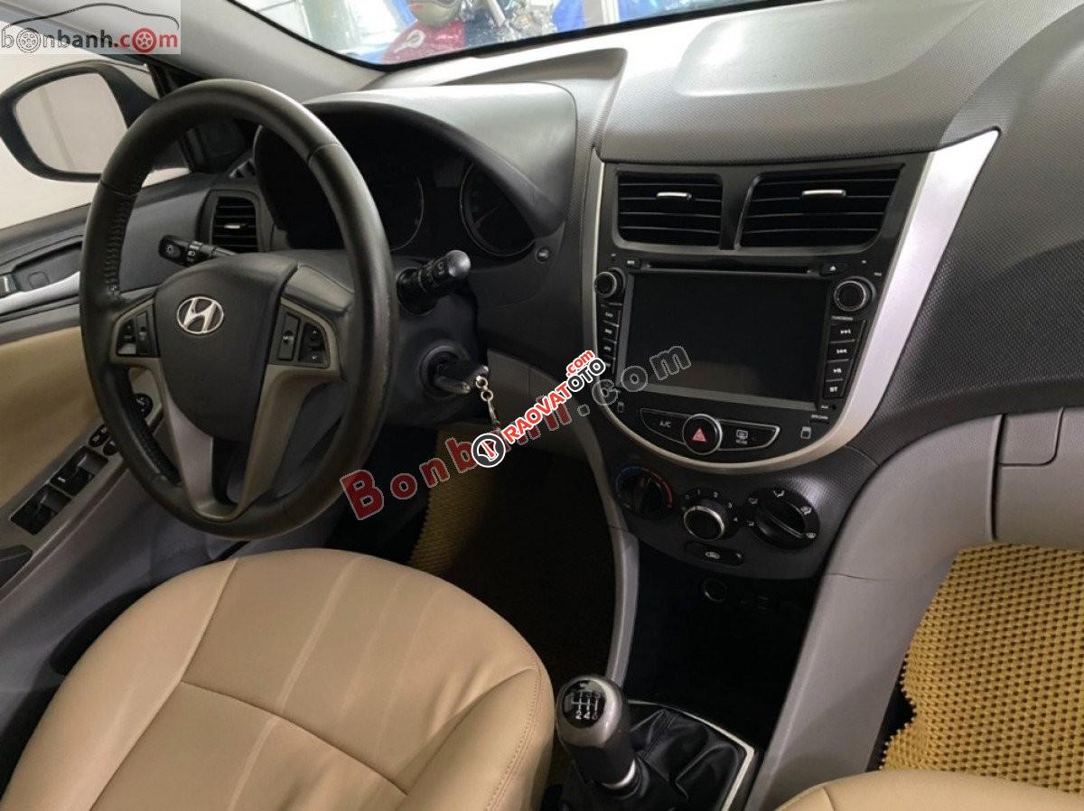 Cần bán lại xe Hyundai Accent 1.4 MT đời 2015, màu bạc, nhập khẩu số sàn, 325tr-7