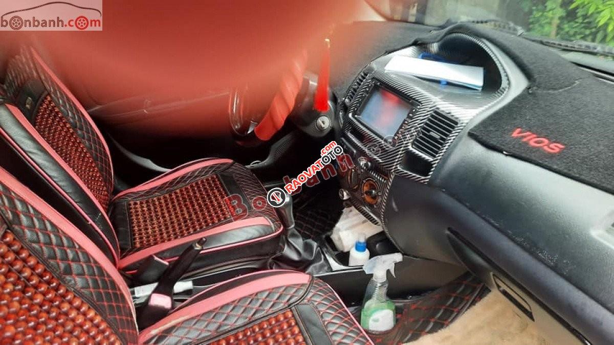 Xe Toyota Vios MT sản xuất 2005, màu đen còn mới-6