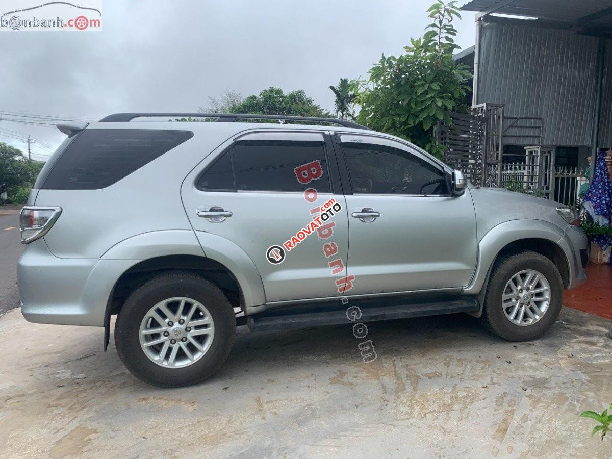 Bán Toyota Fortuner 2.5G đời 2014, màu bạc xe gia đình-2