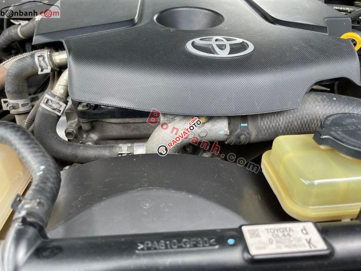 Cần bán Toyota Fortuner 2.4G 4x2 MT đời 2017, màu đen, nhập khẩu số sàn, 760tr-9