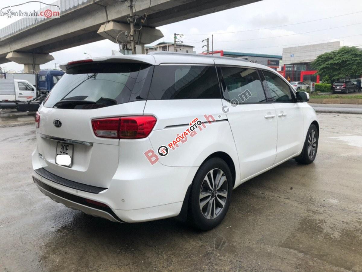 Cần bán xe Kia Sedona 3.3GATH đời 2017, màu trắng-0