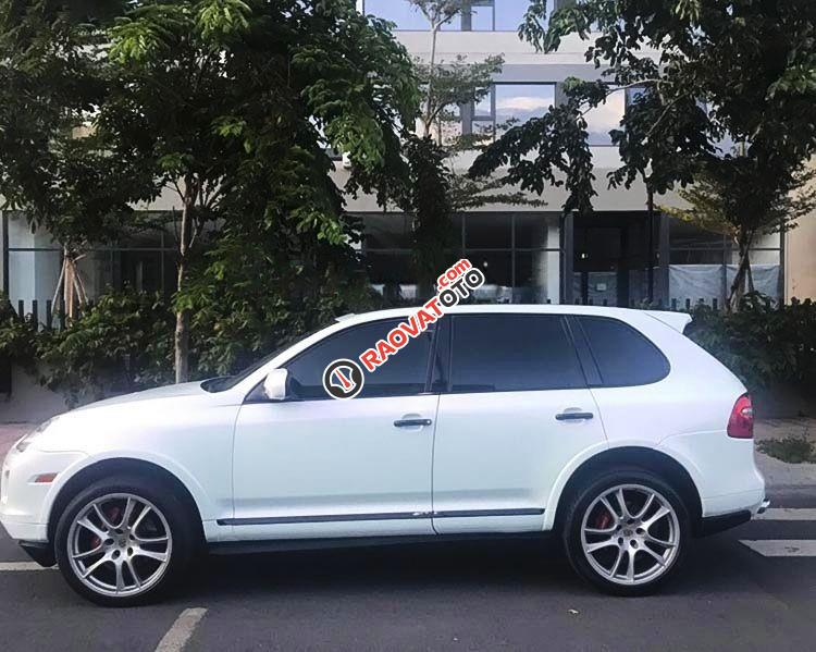 Cần bán gấp Porsche Cayenne GTS đời 2009, màu trắng, nhập khẩu nguyên chiếc-0