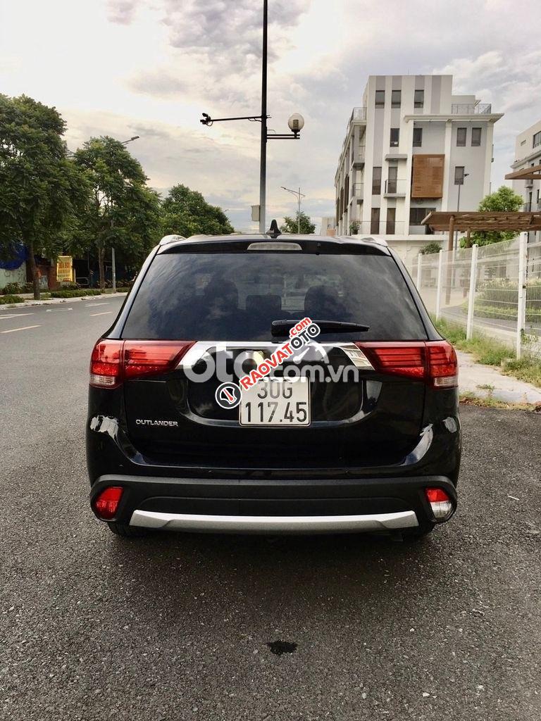 Bán xe Mitsubishi Outlander CVT năm sản xuất 2019, màu đen, 725 triệu-7