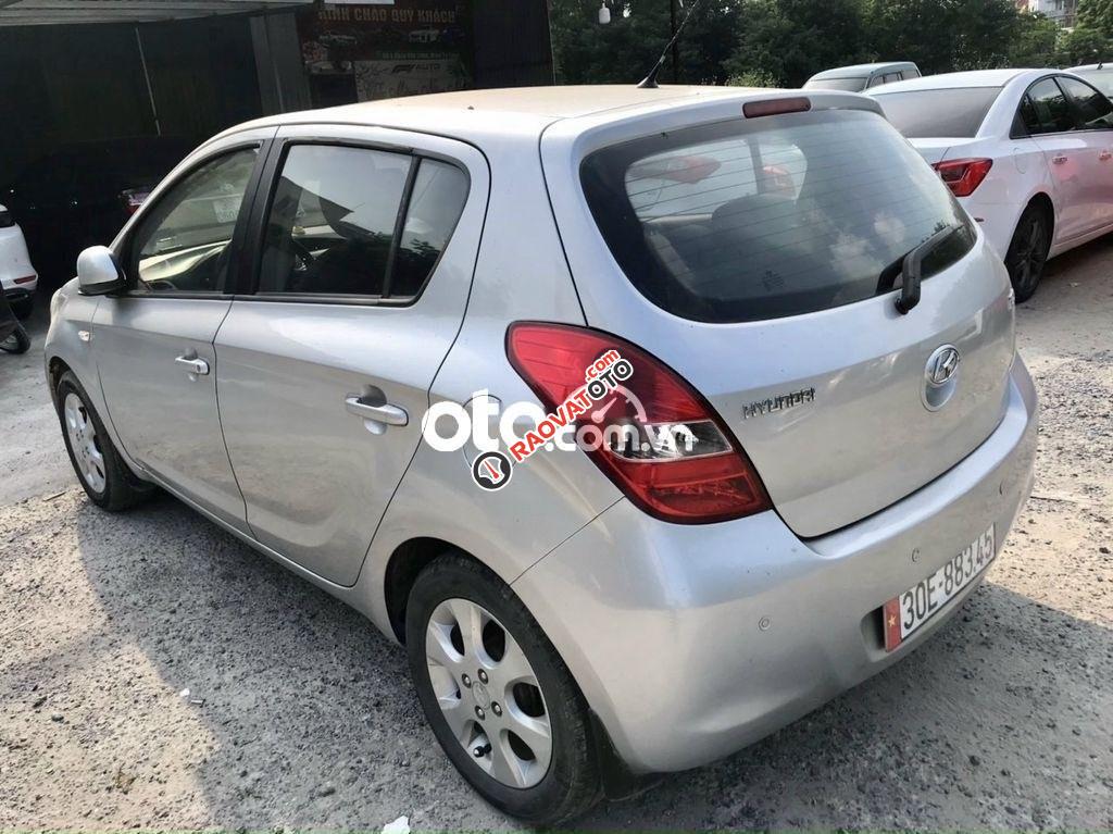 Cần bán gấp Hyundai i20 1.4 AT 2010, màu bạc, nhập khẩu nguyên chiếc, 268 triệu-0