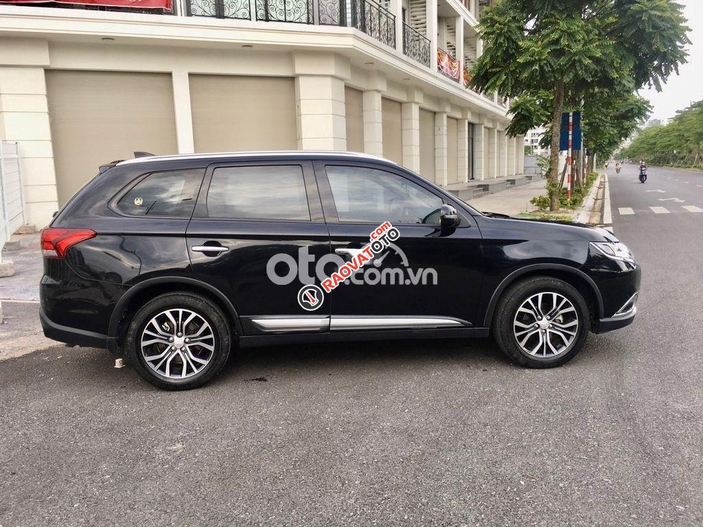 Bán xe Mitsubishi Outlander CVT năm sản xuất 2019, màu đen, 725 triệu-6