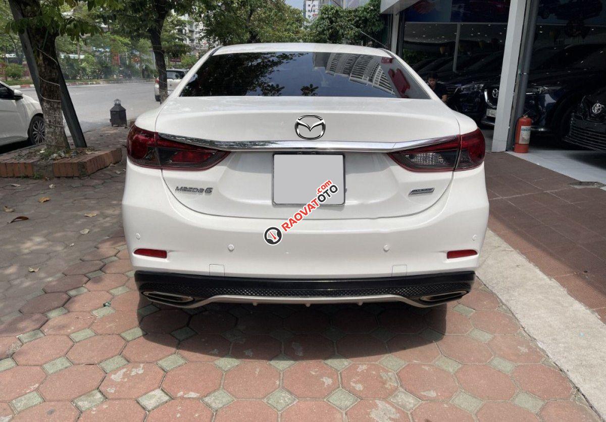 Bán Mazda 6 2.0L Premium đời 2017, màu trắng-3