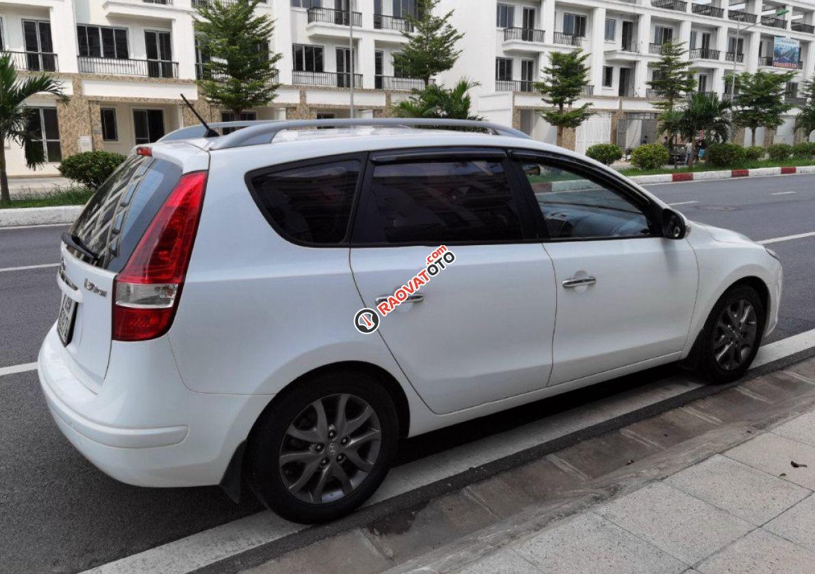 Cần bán lại xe Hyundai i30 CW 1.6 AT 2011, màu trắng, nhập khẩu chính chủ-4