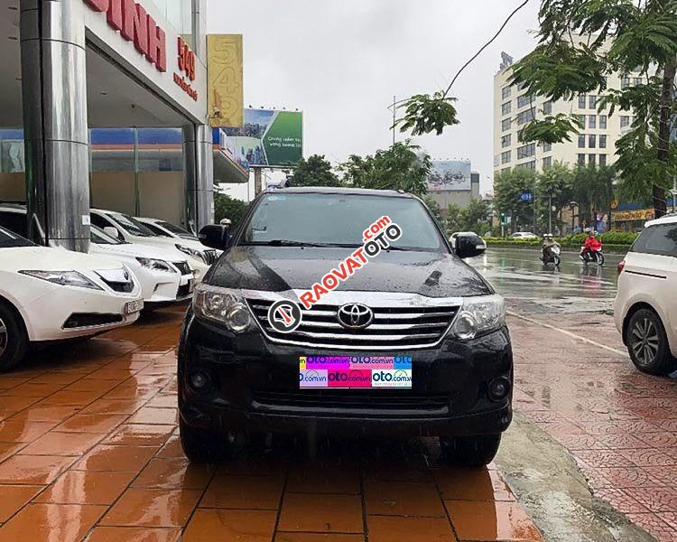 Bán Toyota Fortuner 2.7V 4x2 AT sản xuất 2014, màu đen -6