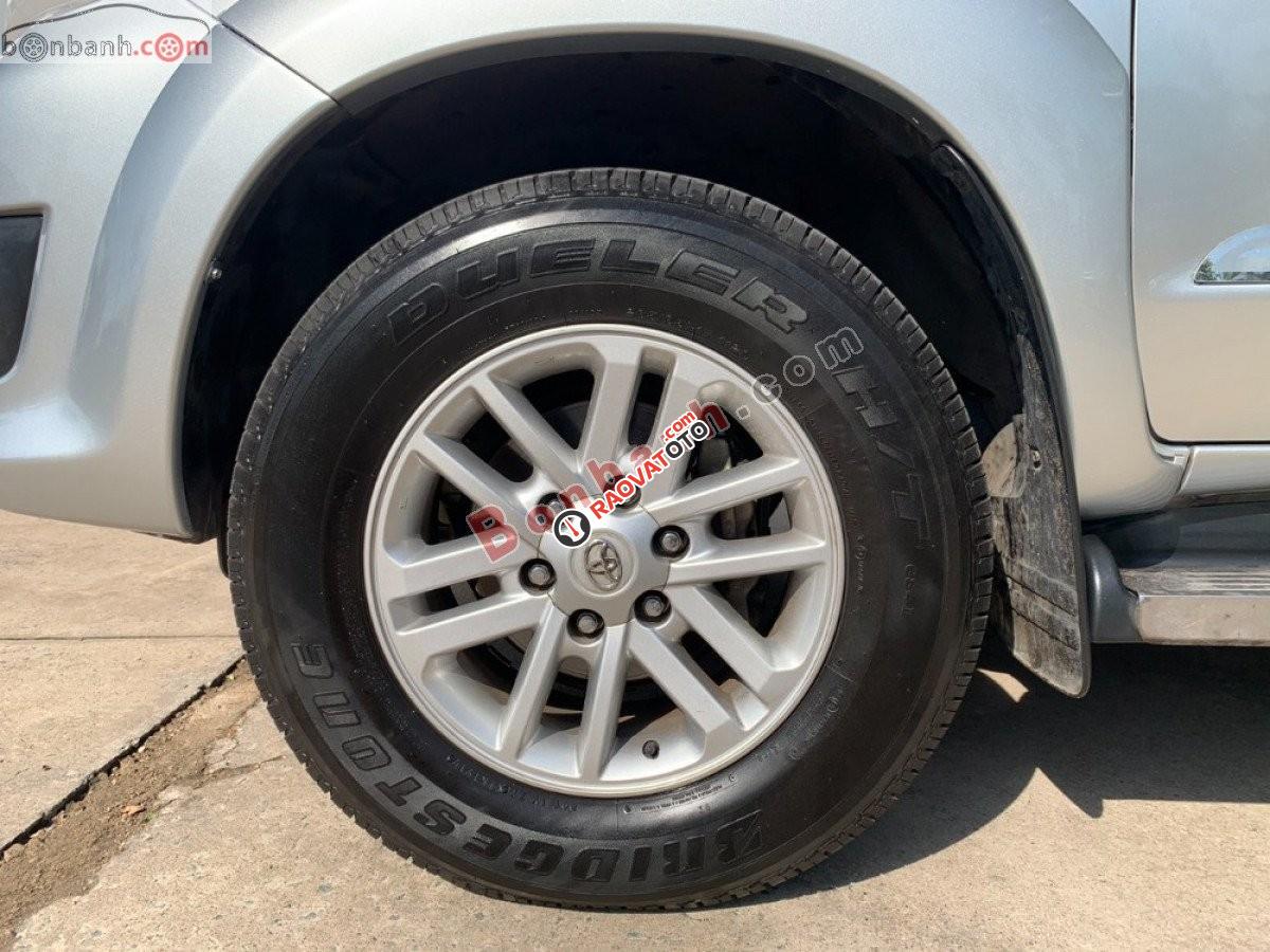 Cần bán lại xe Toyota Fortuner 2.5G năm 2014, màu bạc số sàn-0