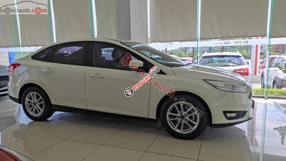 Bán Ford Focus Trend 1.5L đời 2017, màu trắng chính chủ-2