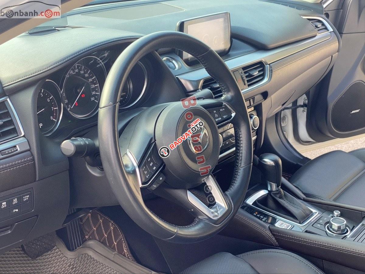 Cần bán lại xe Mazda 6 2.0L Premium đời 2017, màu trắng, 695tr-6