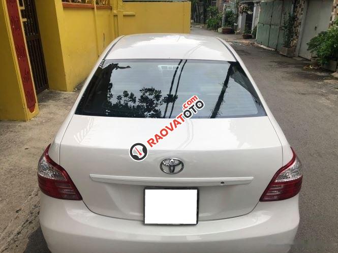 Bán Toyota Vios E sản xuất năm 2013, màu trắng chính chủ, giá 235tr-7